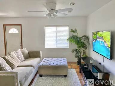 Main picture of 215 Lakeview Ave