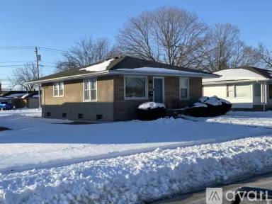 Main picture of 405 W 2nd St