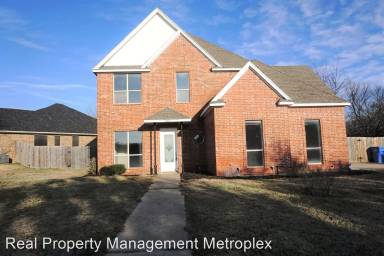 Main picture of 3105 Preston Club Dr