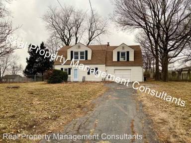 Main picture of 4926 N Wheeling Ave