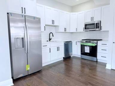 Main picture of 2249 W Cermak Rd