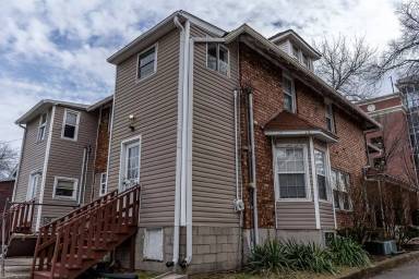 Main picture of 1107 E Walnut St