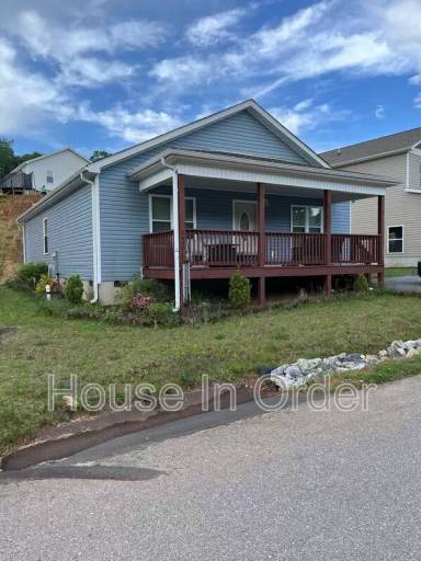 Main picture of 542 Quinn Hill Ln