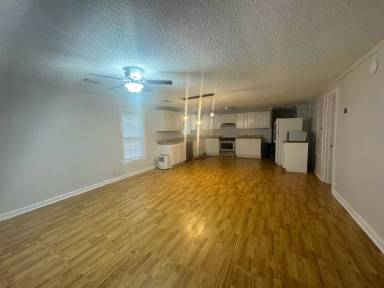 Main picture of 5112 Kraft St