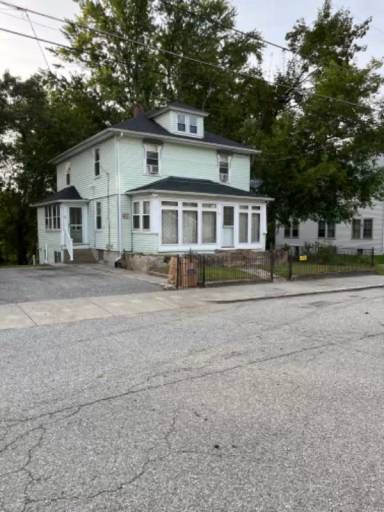 Main picture of 135 Orchard St