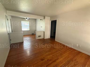 Main picture of 2142 S Pinecrest St
