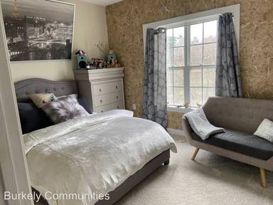 Main picture of 100 Sunset Cir