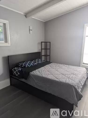 Main picture of 658 Lakefair Dr