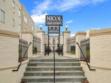 Main picture of 3321 13th St SE