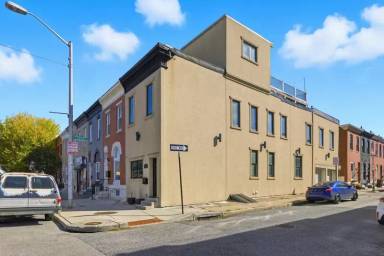 Main picture of 3021 E Baltimore St
