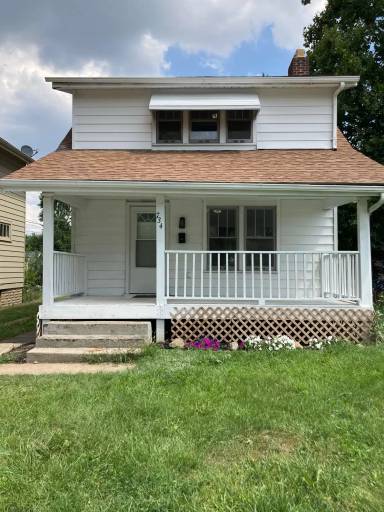 Main picture of 734 S Richardson Ave