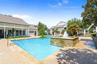 Main picture of 6351 Hulen Bend Blvd