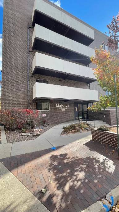 Main picture of 1050 N Lafayette St