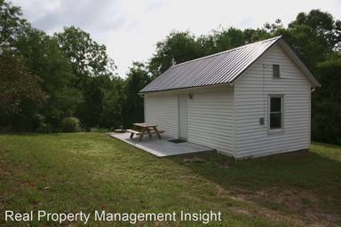 Main picture of 3300 Meadowbrook Dr