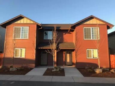 Main picture of 796 NE Copperleaf Loop