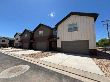 Main picture of 73 N 520 W