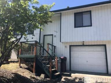 Main picture of 1523 NW Turner Dr