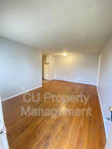 Main picture of 202 S Lynn