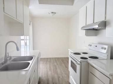 Main picture of 331 S Ardmore Ave