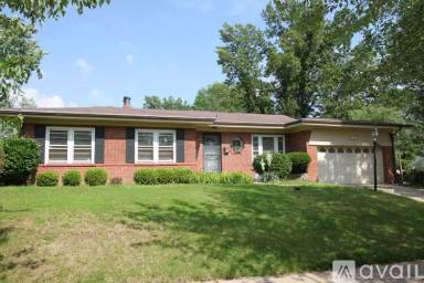 Main picture of 900 Gay Ave