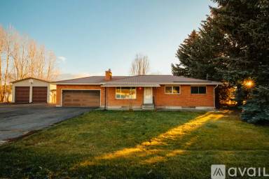 Main picture of 284 N 45th E