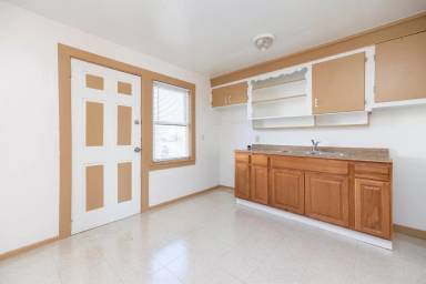 Main picture of 156 Putnam Cir