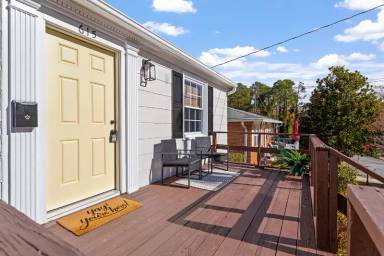 Main picture of 615 E Maynard Ave
