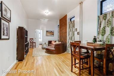Main picture of 207 E 14th St