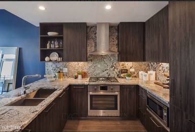 Main picture of 444 W Chicago Ave