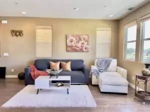 Main picture of 317 Oak Hill Rd