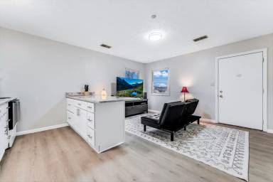 Main picture of 332 Bent Tree Ct