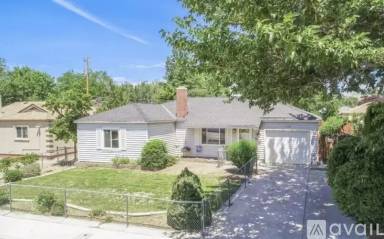 Main picture of 1360 Prospect Ave