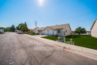 Main picture of 860 S 5th W