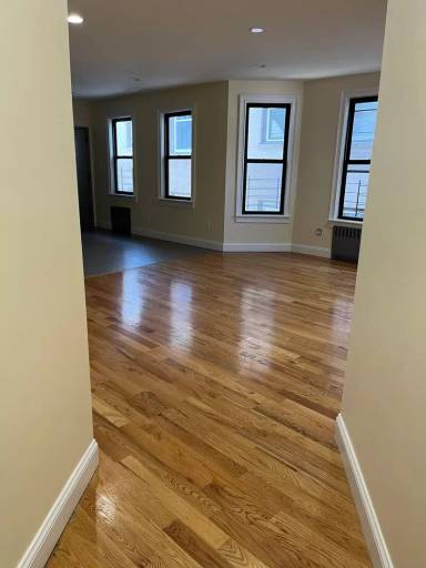 Main picture of 180 Willow St