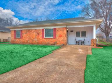 Main picture of 1445 Mallard Dr