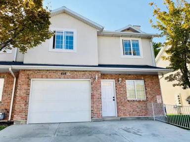 Main picture of 428 E Park Oak Pl