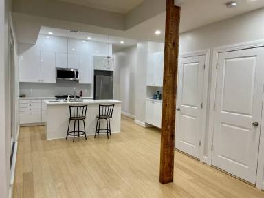 Main picture of 258 W Broadway