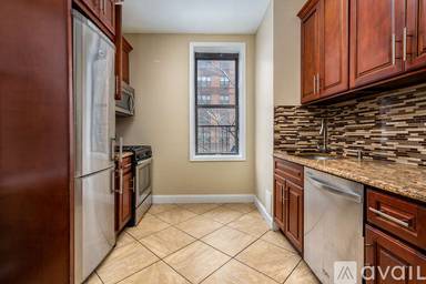 Main picture of 994 Bushwick Ave