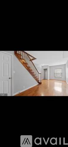 Main picture of 103 N Streeper St