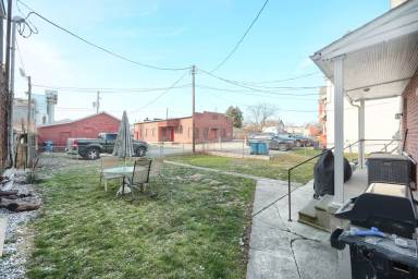 Main picture of 120 S Main St