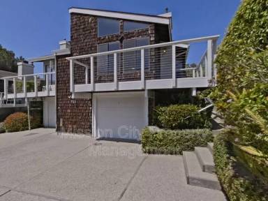 Main picture of 732 E Victoria St