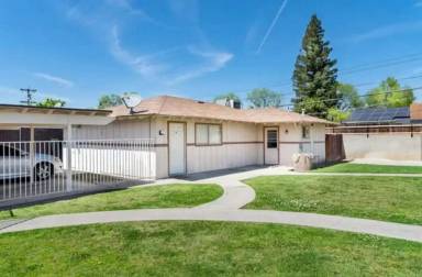 Main picture of 1505 E Ashlan Ave