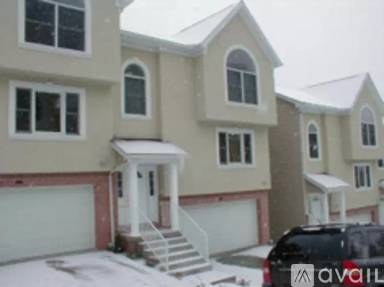 Main picture of 252 Palisades Dr