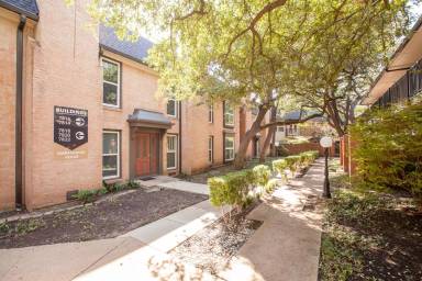 Main picture of 7814 Meadow Park Dr