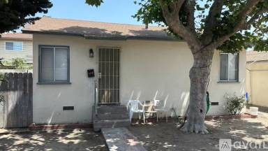 Main picture of 22026 Main St