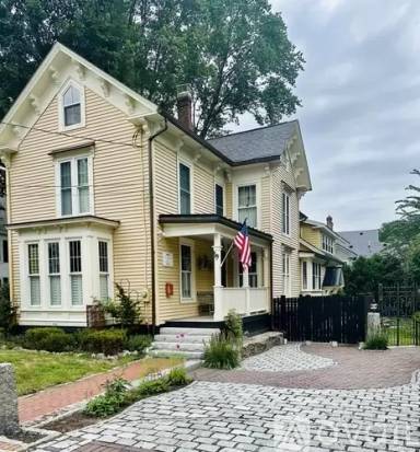 Main picture of 19 Union St