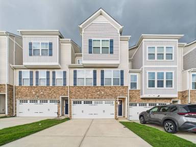 Main picture of 9806 Oaklawn Blvd NW