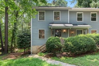 Main picture of 108 S Peak Dr