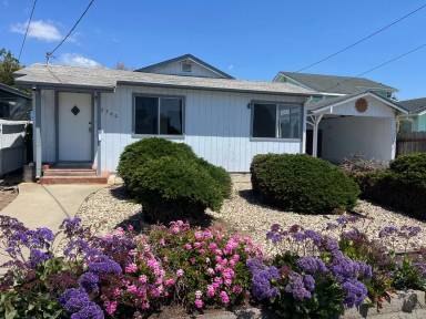 Main picture of 2760 Elm Ave