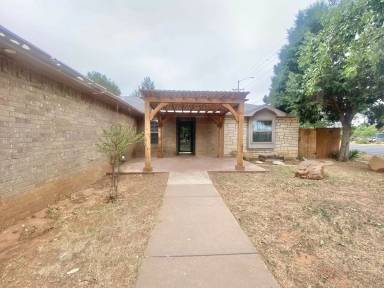Main picture of 2415 93rd St